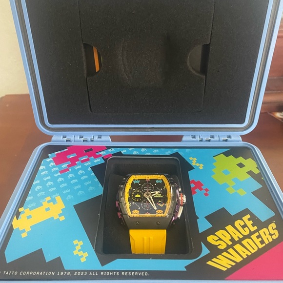 Space Invaders Watch - Picture 4 of 4